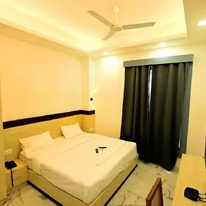 https://hotel-prago.hotels-varanasi.com